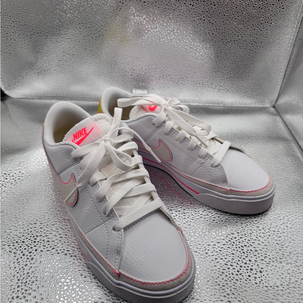 Nike Women's White and Pink Sneakers